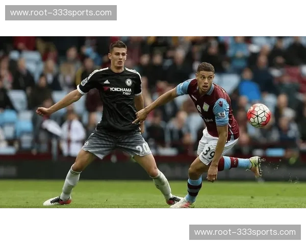 维拉控场时防线前压过深 被狼队反击利用空间一击致命